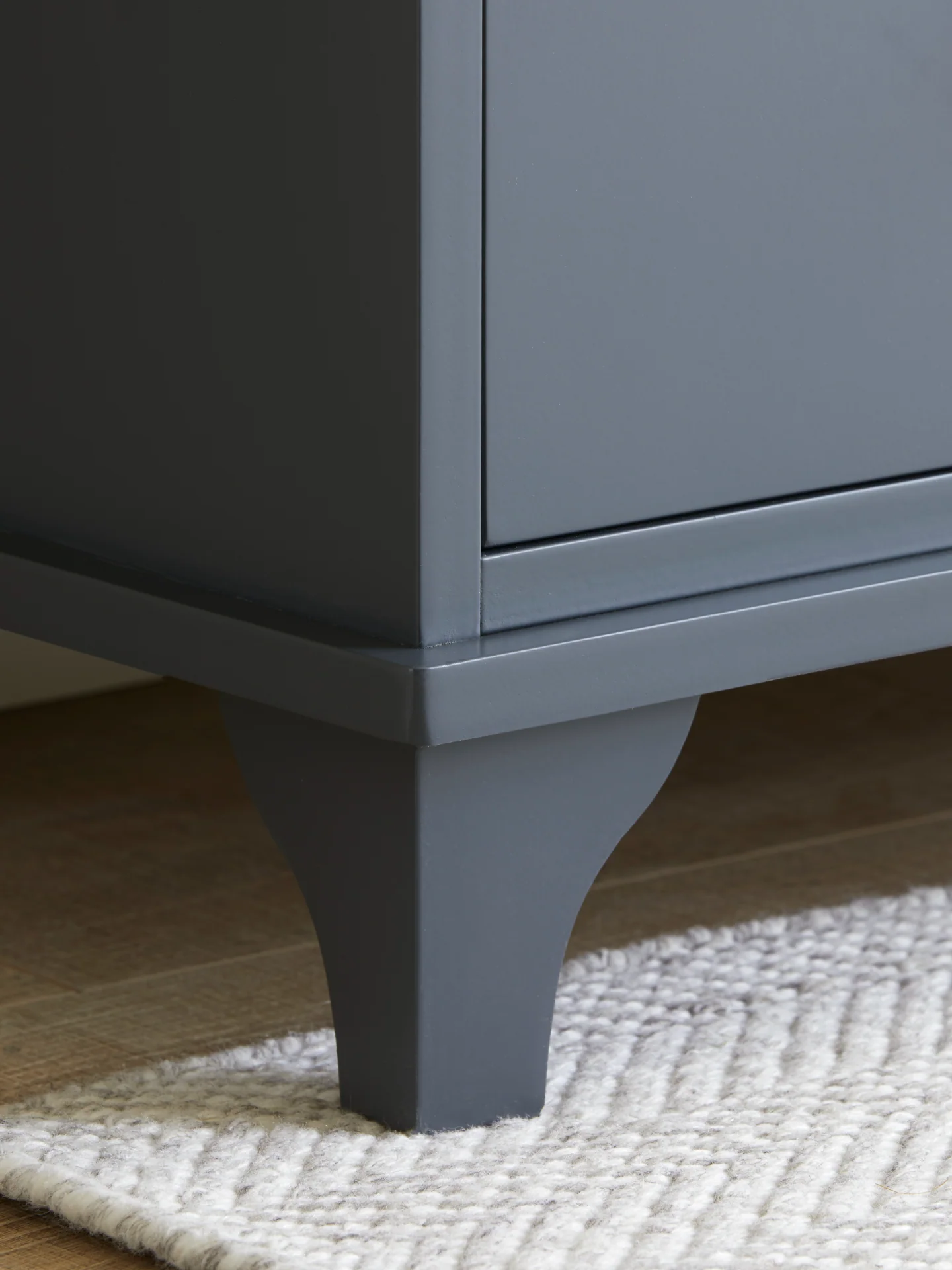Evesham chest of drawers - Image 3