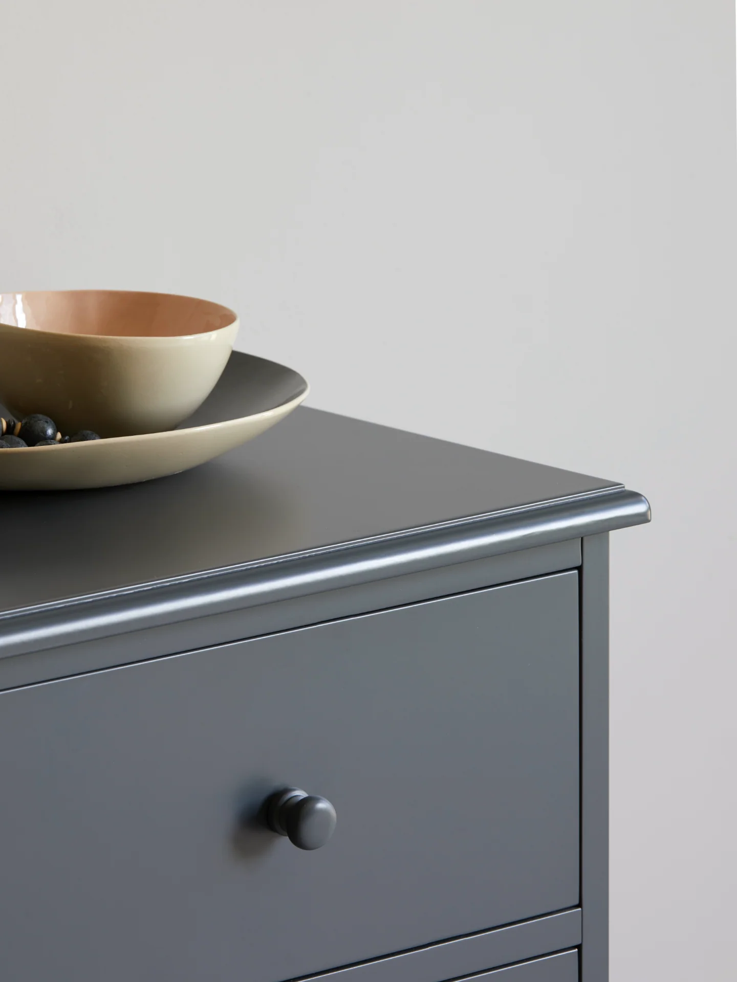 Evesham chest of drawers - Image 4