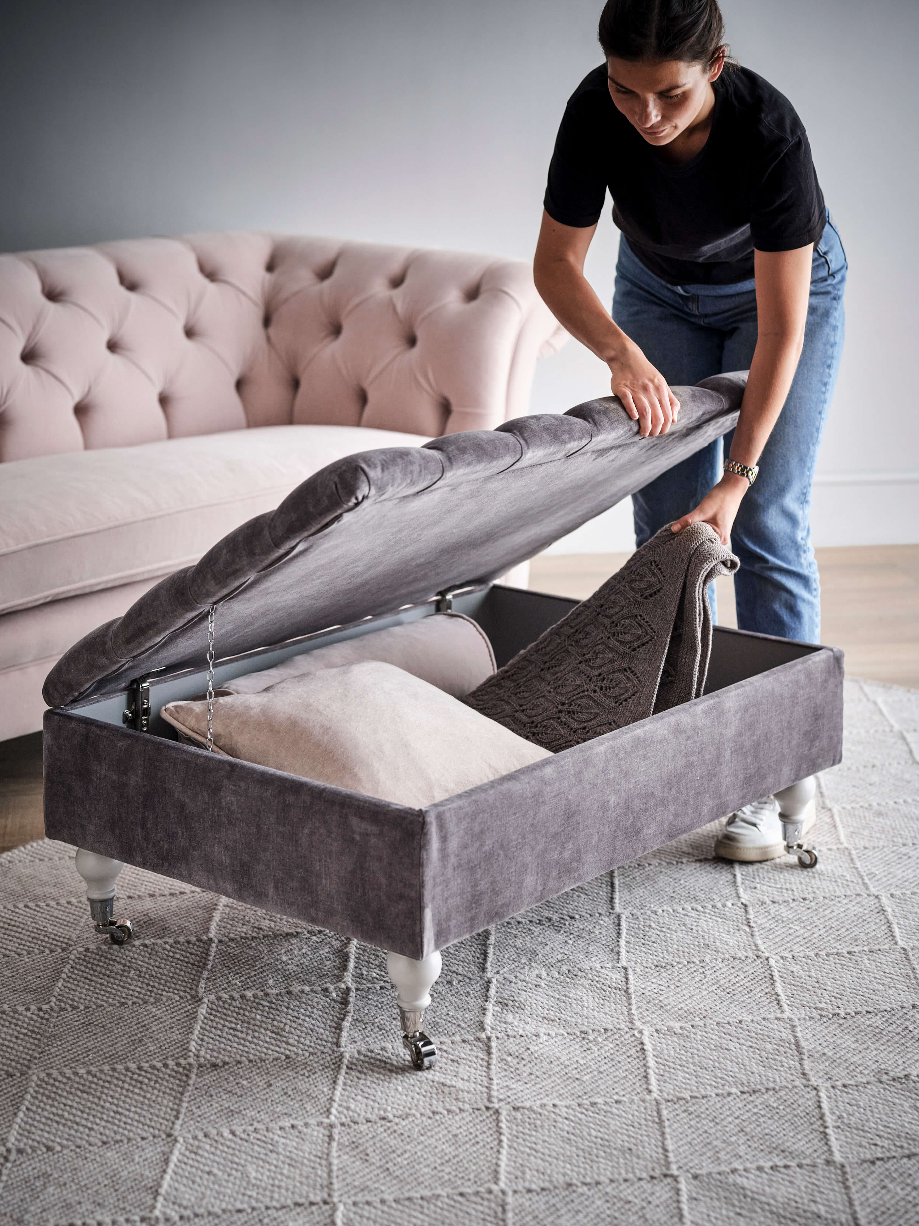 Evesham deep buttoned storage footstool - Image 2