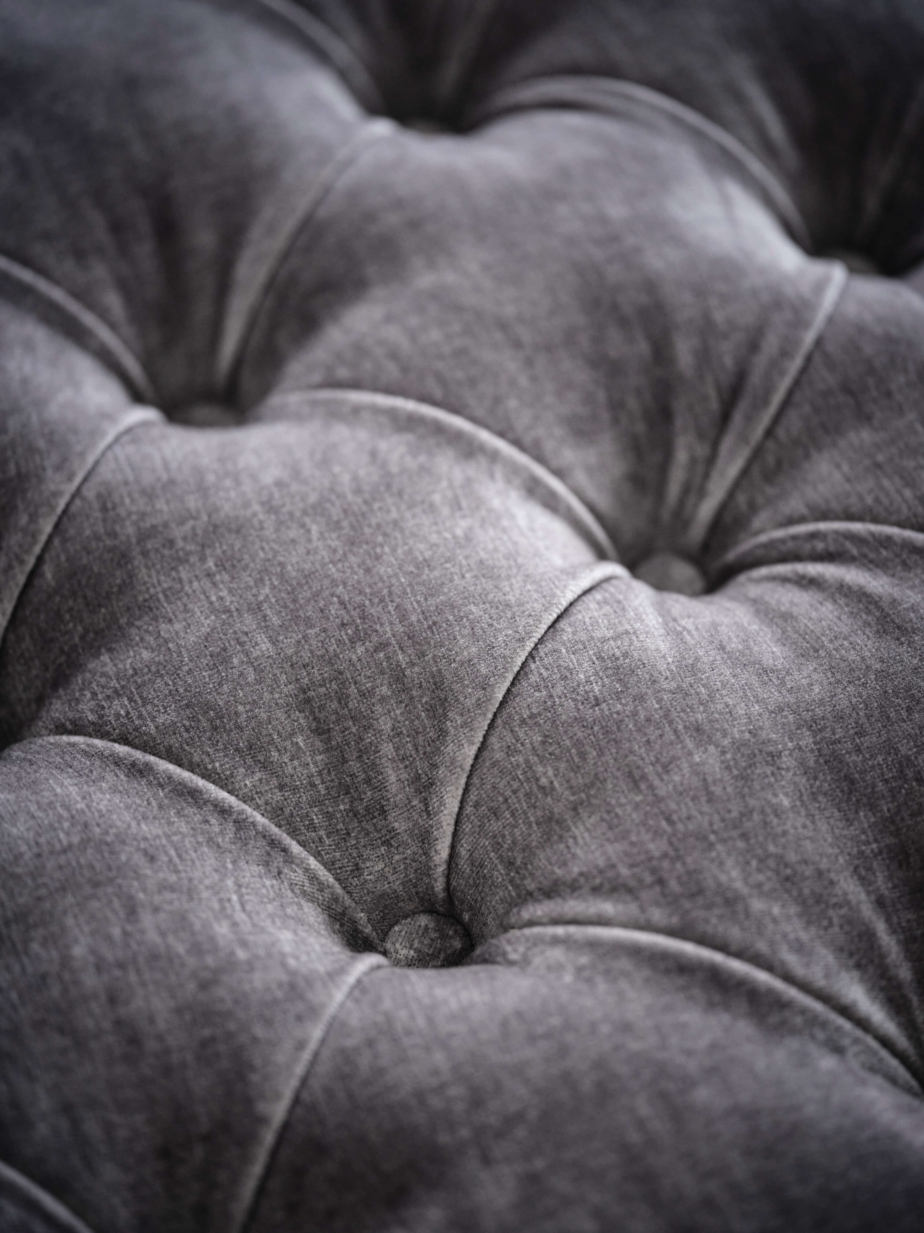 Evesham deep buttoned storage footstool - Image 3