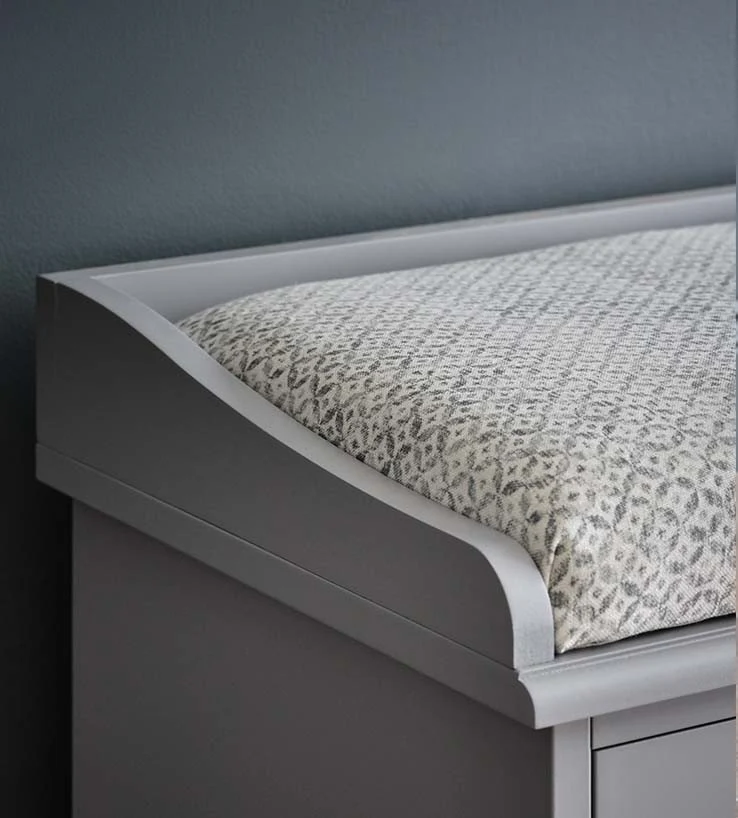 Portland three door bench - Image 3