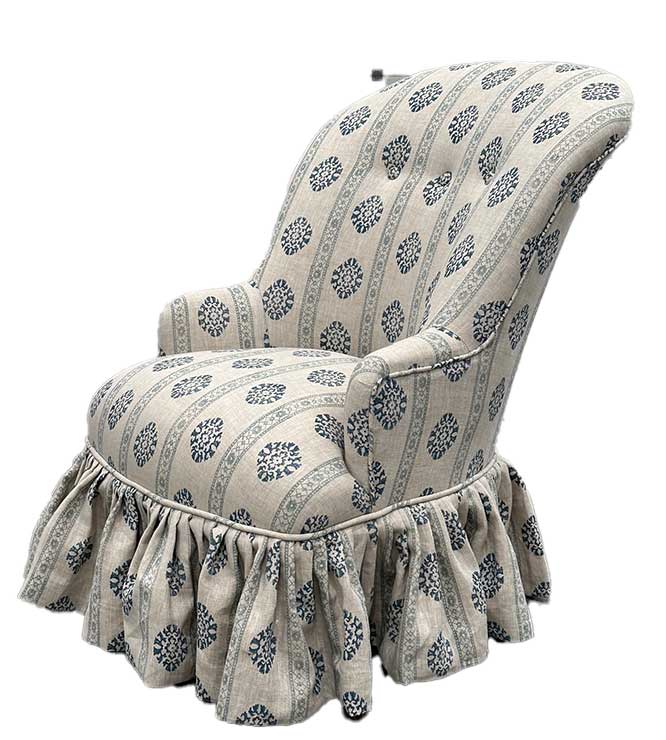 Ripley spoonback chair with skirt - Image 4