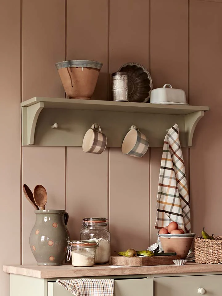 Somersby peg rail with shelf - Image 2